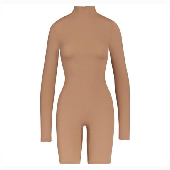 SKIMS PANT AND JUMPSUIT - Picture 1 of 8